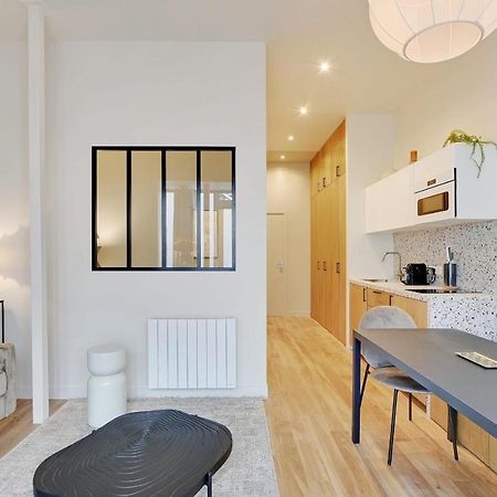 Charming 1-Bedr Parisian Apartment In Vibrant Rue D'Hauteville Екстериор снимка